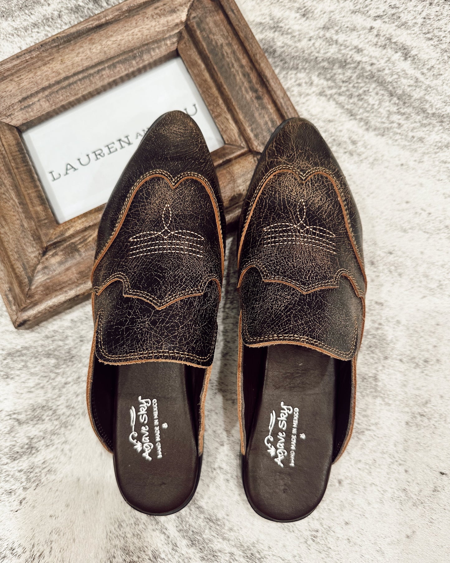 Adaire Classica Western Mule in Dinero Cafe